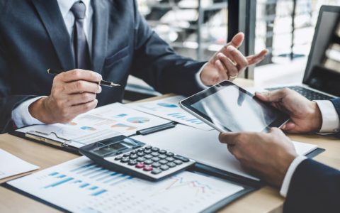 COO vs CFO: What Is the Difference and Which Do You Need?